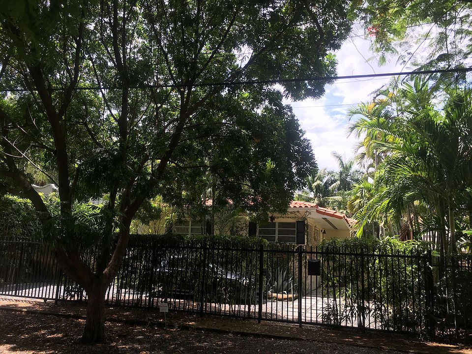 1st image of 2475 Lincoln Ave