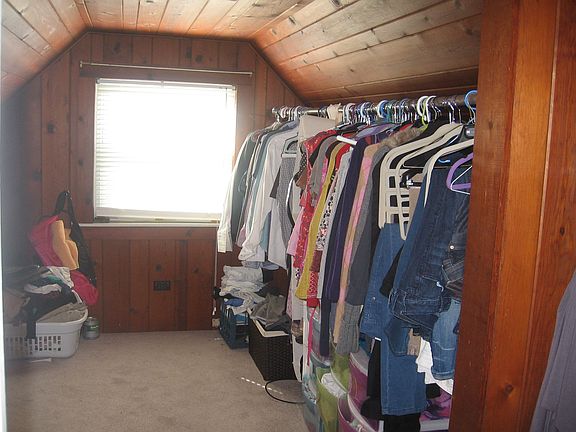 Walk-in Closet in MBR