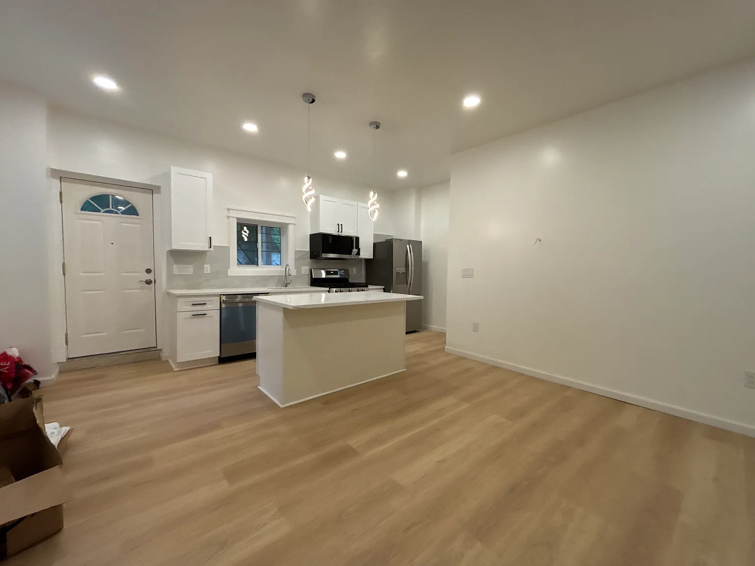 2 bed, 2.5 bath, $1,900 — Photo 2