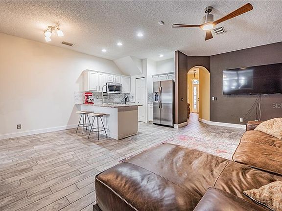 5th image of 628 Black Lion Dr NE