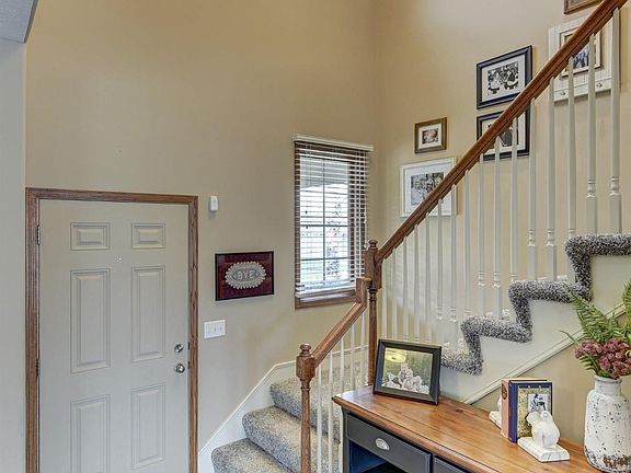 5th image of 825 S 190th Ave
