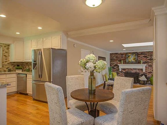 5th image of 4117 Acapulco Dr