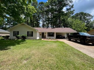 97 Gardenia Dr, Columbus, MS 39705