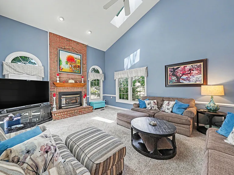 16652 Purcival Ct — Photo 24
