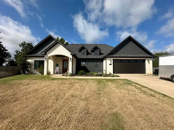 15849 Avery Ln, Lindale, TX 75771