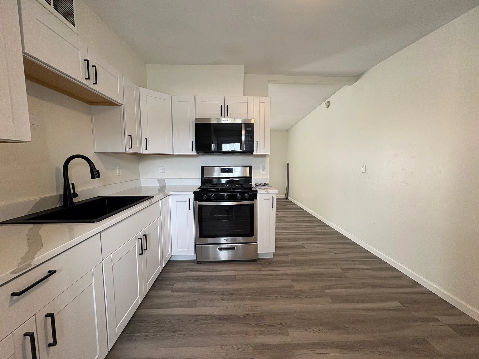 2 bed, 750 sqft, $1,395 — Photo 3