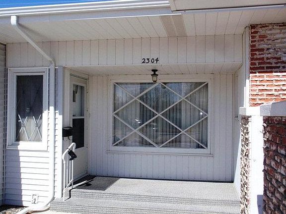 3rd image of 2304 W Phoenix Ave
