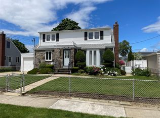 2495 5th Ave, East Meadow, NY 11554