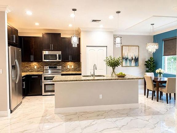 2nd image of 4773 Foxtail Palm Ct