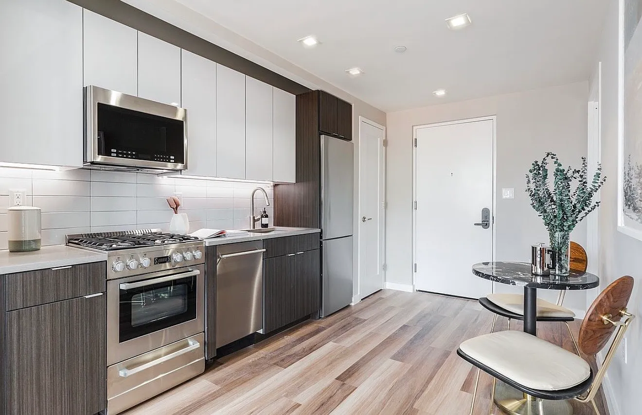 2415 Church Avenue — Photo 2