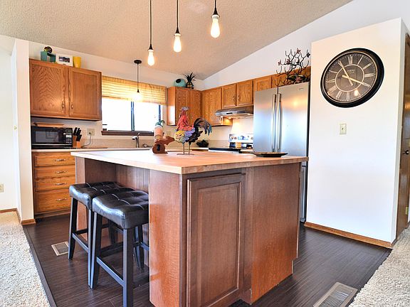 Kitchen /Engineered Flooring