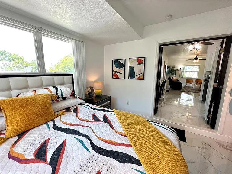 2173 Riviera Dr — Photo 8