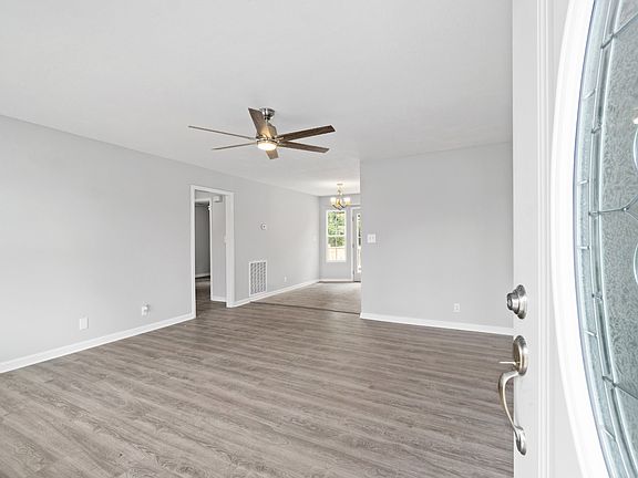 4th image of 2811 Teakwood Dr