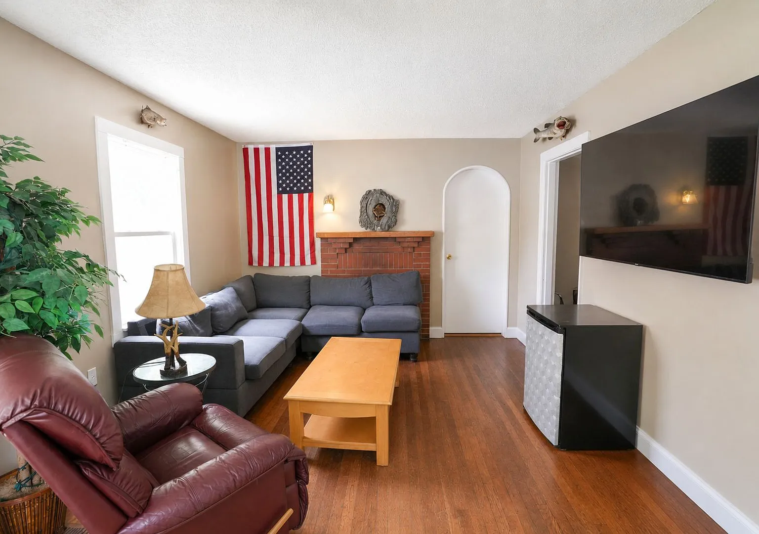 Now Preleasing 636 Golfview Drive — Photo 2