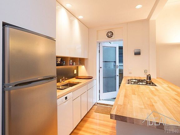 2nd image of 813 8th Ave APT 1R