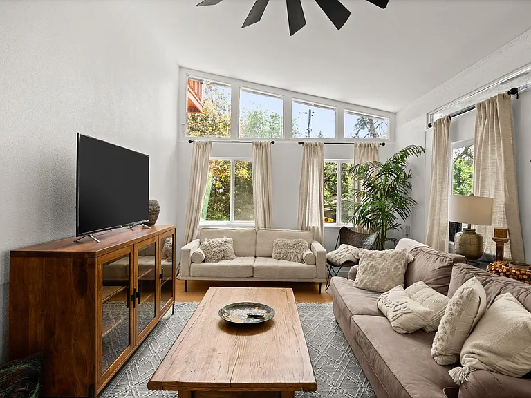 3904 Highland Dr — Photo 23