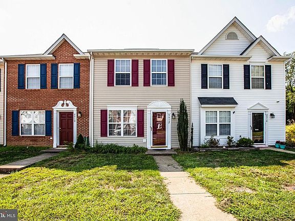 2nd image of 9912 Warwick Pl