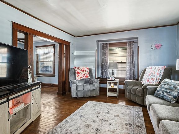 4th image of 570 Cypress St