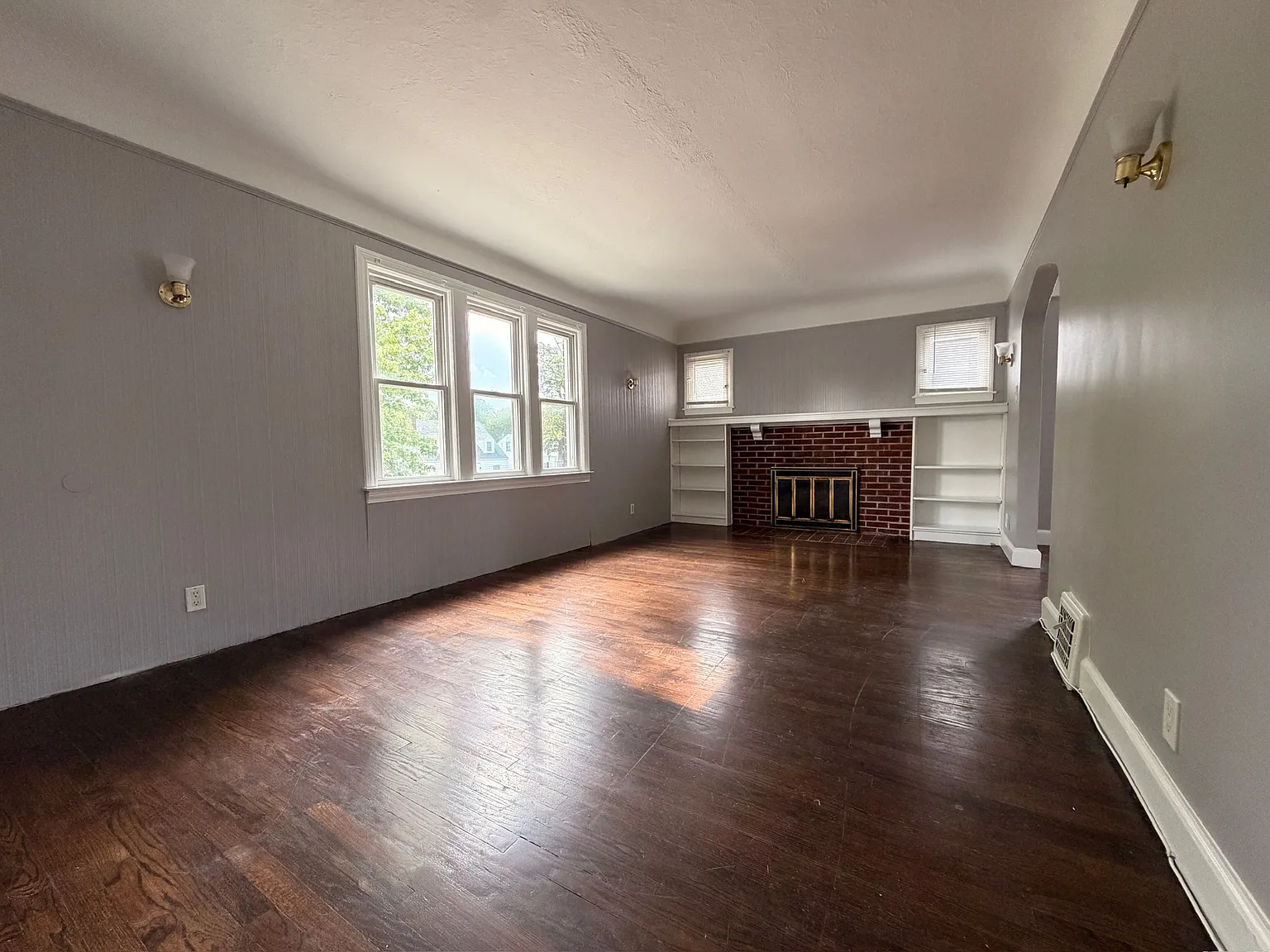 2 bed, 1942 sqft, $1,350 — Photo 3