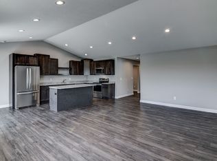 1662A Charleston Dr, New Richmond, WI 54017