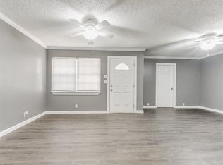 425 W Linden Dr, Mustang, OK 73064