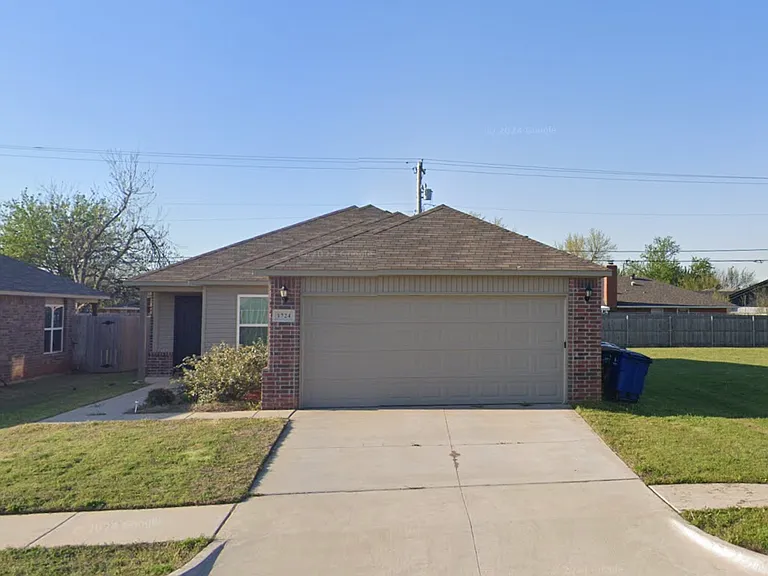 1724 Lanesboro Dr — Photo 1