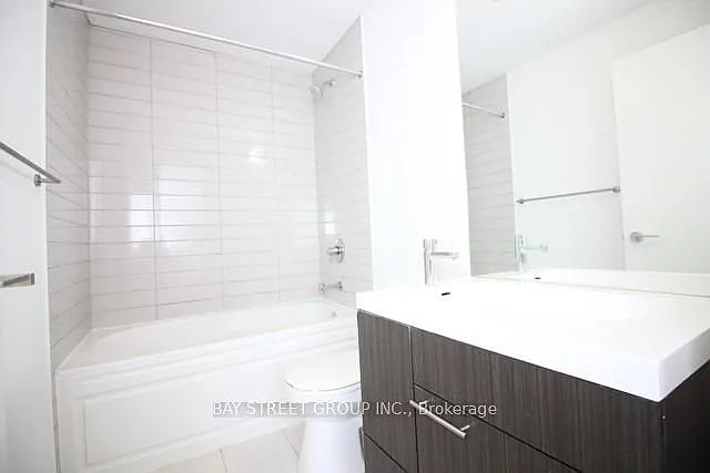 199 Richmond St W #808 — Photo 11