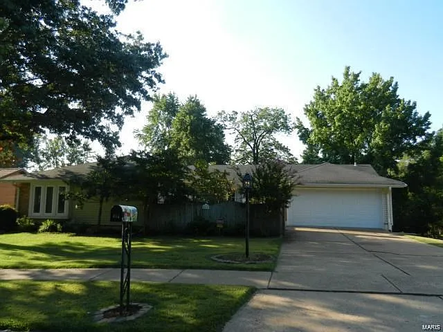 464 Graywood Dr photo 1
