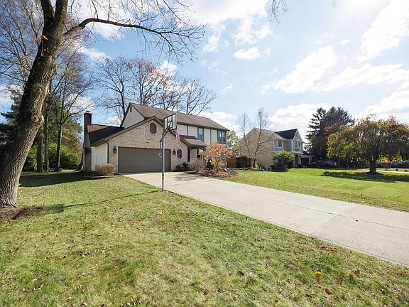 3rd image of 12990 Oakmere Dr