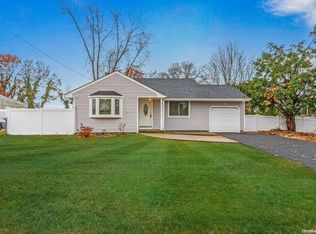 92 Ruland Rd, Selden, NY 11784