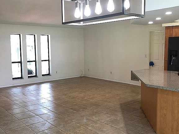 3rd image of 2521 Westwood Ave