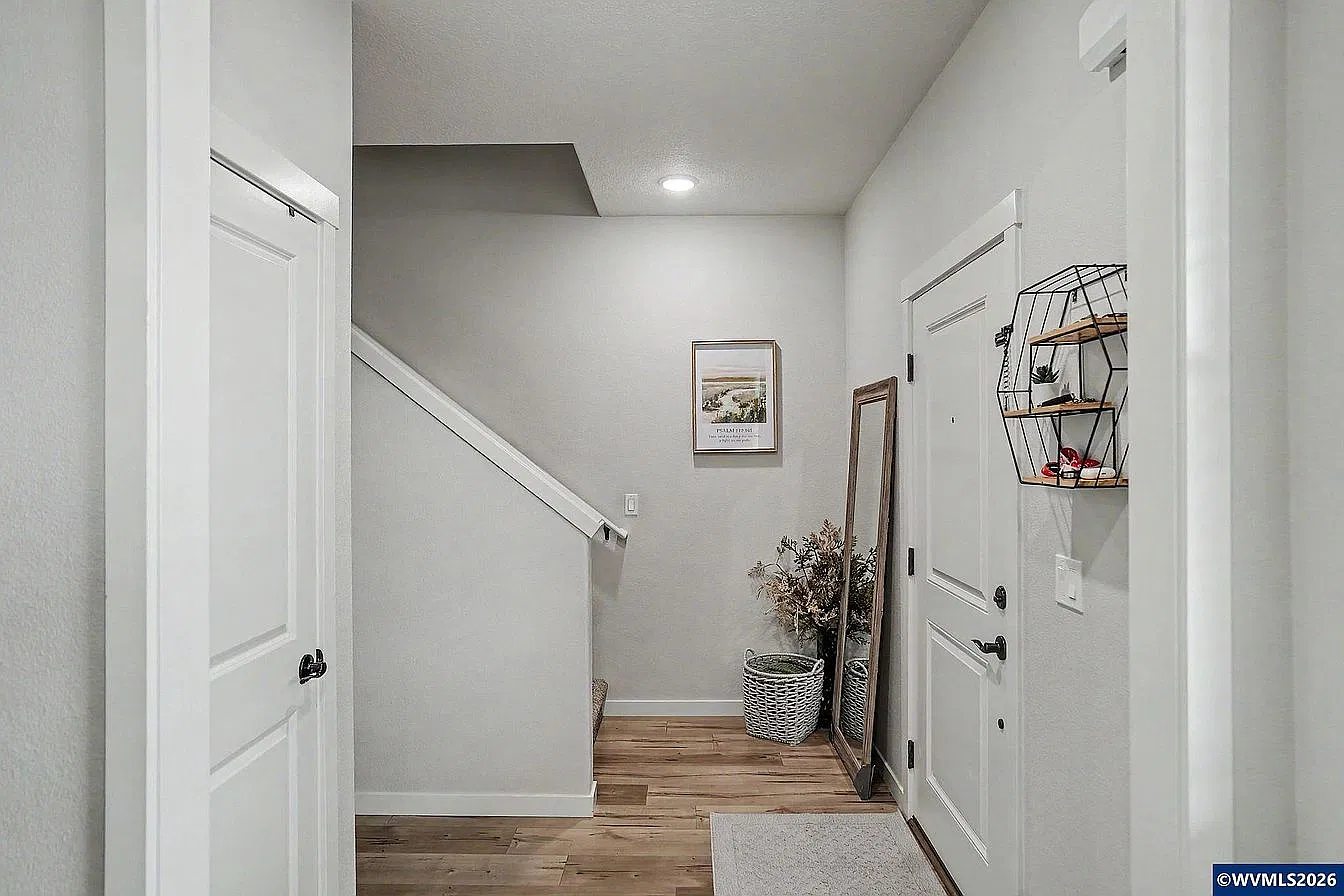 5005 Constellation Avenue Northeast - 1 — Photo 3