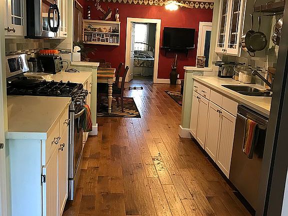 2nd image of 808 Broadway St