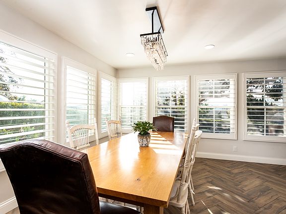 3rd image of 107 Alosta Dr