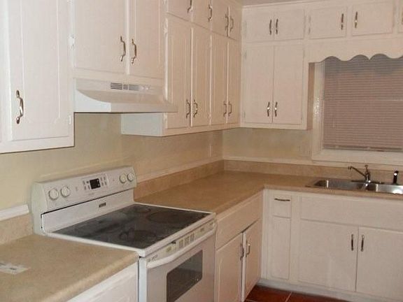 New Kitchen Cabinets and Appliance