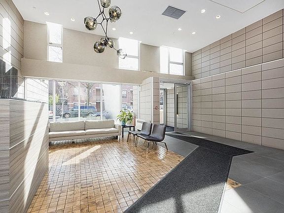 5th image of 250 Bedford Ave #504-129