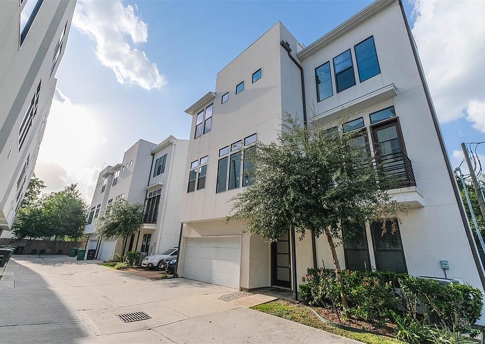 Welcome to 2207 Colorado. Great single family home within a private gated community.