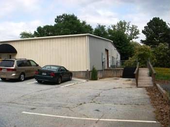 5th image of 2431 Iris Dr SE