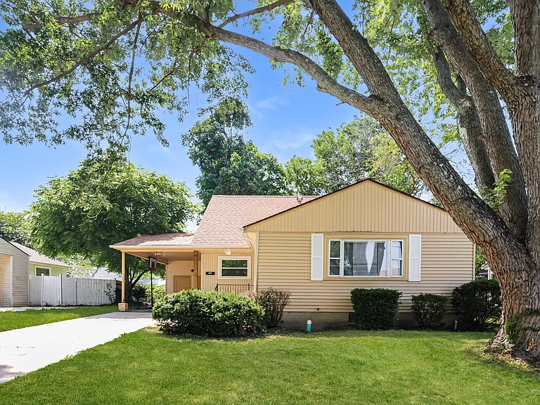 2205 Hazel Ave — Photo 1