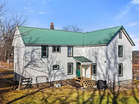 3rd image of 4115 Newtown Rd