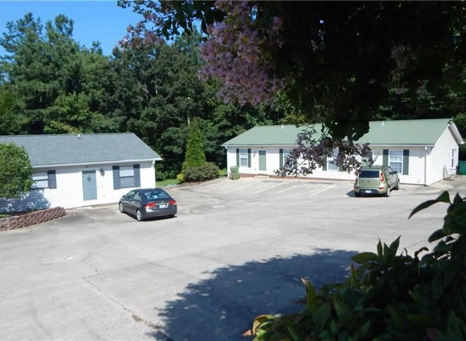 115 Edgewood Dr — Photo 1
