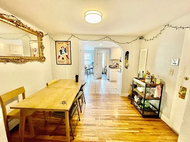4 bed, 700 sqft, $4,800 — Photo 2