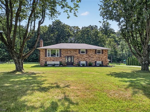 3rd image of 8494 E Wadora Cir NW