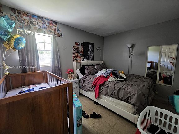 2nd image of 1900 NW 6th Ave