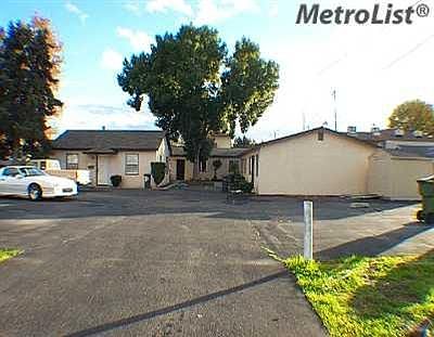 2nd image of 864 Wayside Dr APT D