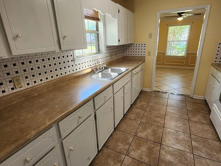 1060 Desert Shield St — Photo 16