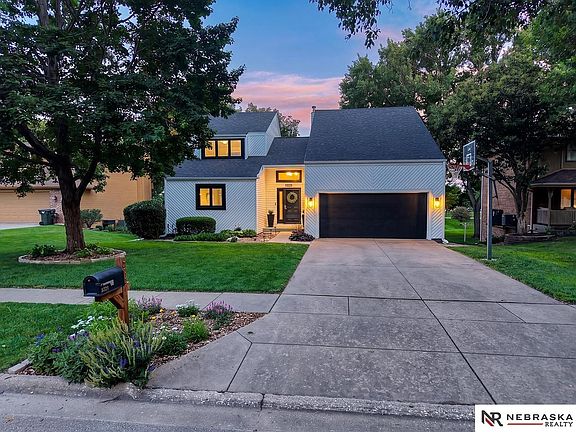 3rd image of 3721 Timberline Ct