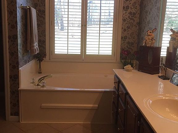 3rd image of 105 Octavia Dr