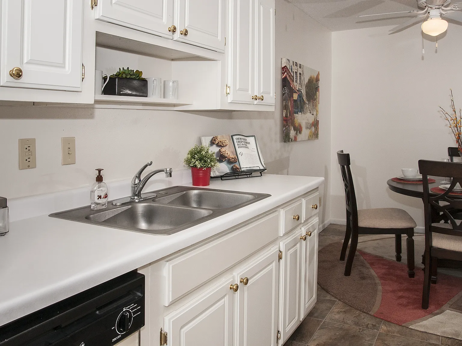 Seasons Park Apartments — Photo 2