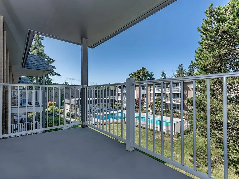 Corinthian Apartments — Photo 49